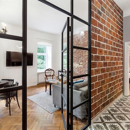 Gallery Art Apartment Лвив Екстериор снимка