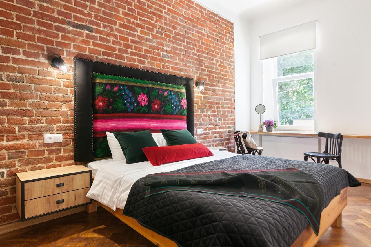 Gallery Art Apartment Лвив Екстериор снимка