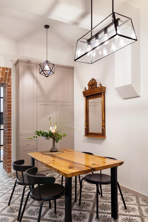 Gallery Art Apartment Лвив Екстериор снимка