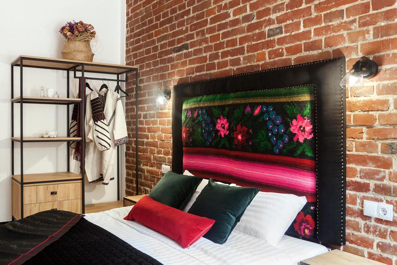 Gallery Art Apartment Лвив Екстериор снимка