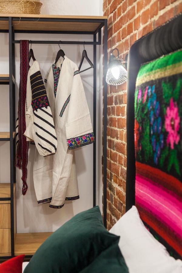 Gallery Art Apartment Лвив Екстериор снимка