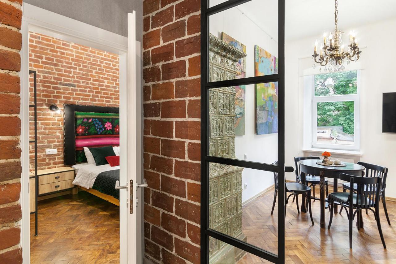 Gallery Art Apartment Лвив Екстериор снимка
