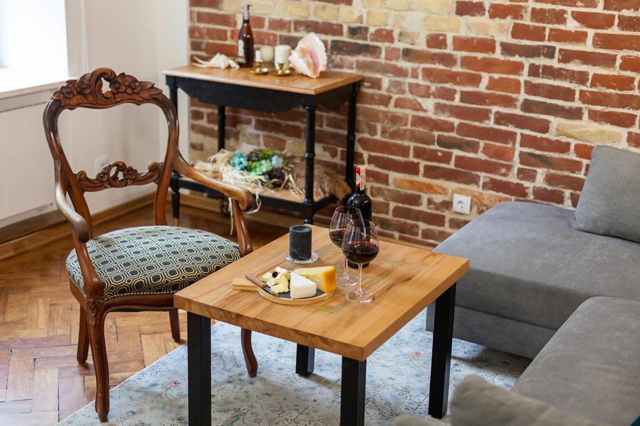Gallery Art Apartment Лвив Екстериор снимка