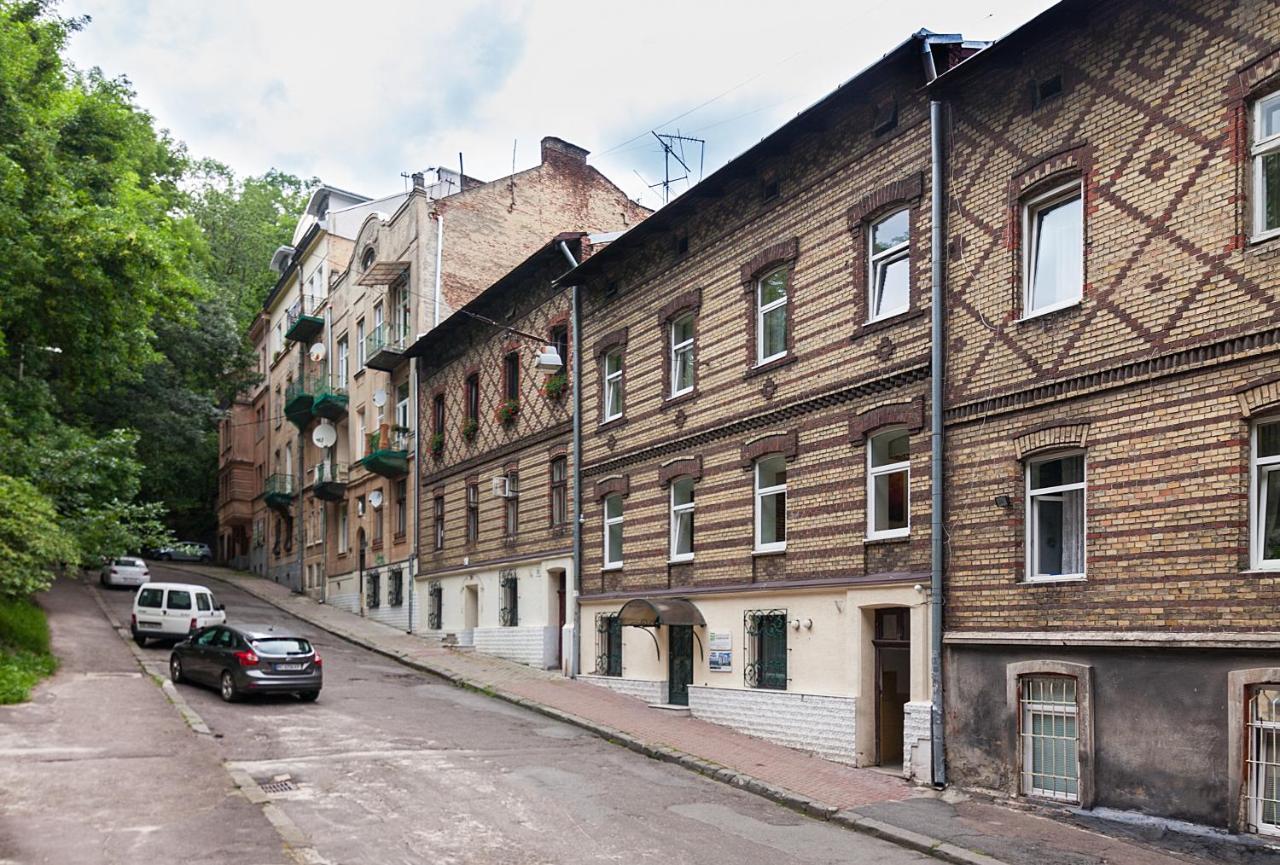 Gallery Art Apartment Лвив Екстериор снимка