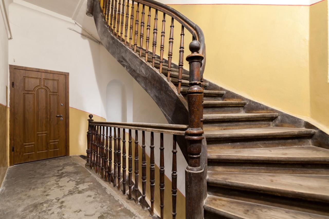 Gallery Art Apartment Лвив Екстериор снимка